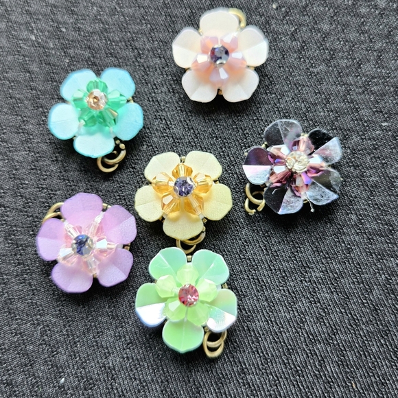 Jewelry - Multicolored flower charms for jewelry or crafting